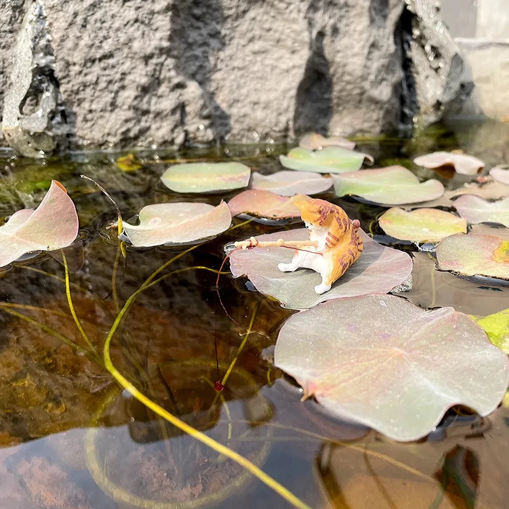 Cute Fishing Cat Aquarium Ornament – Mini Decorative Figurine for Aquascaping, Micro-Landscapes & DIY Tank Decor