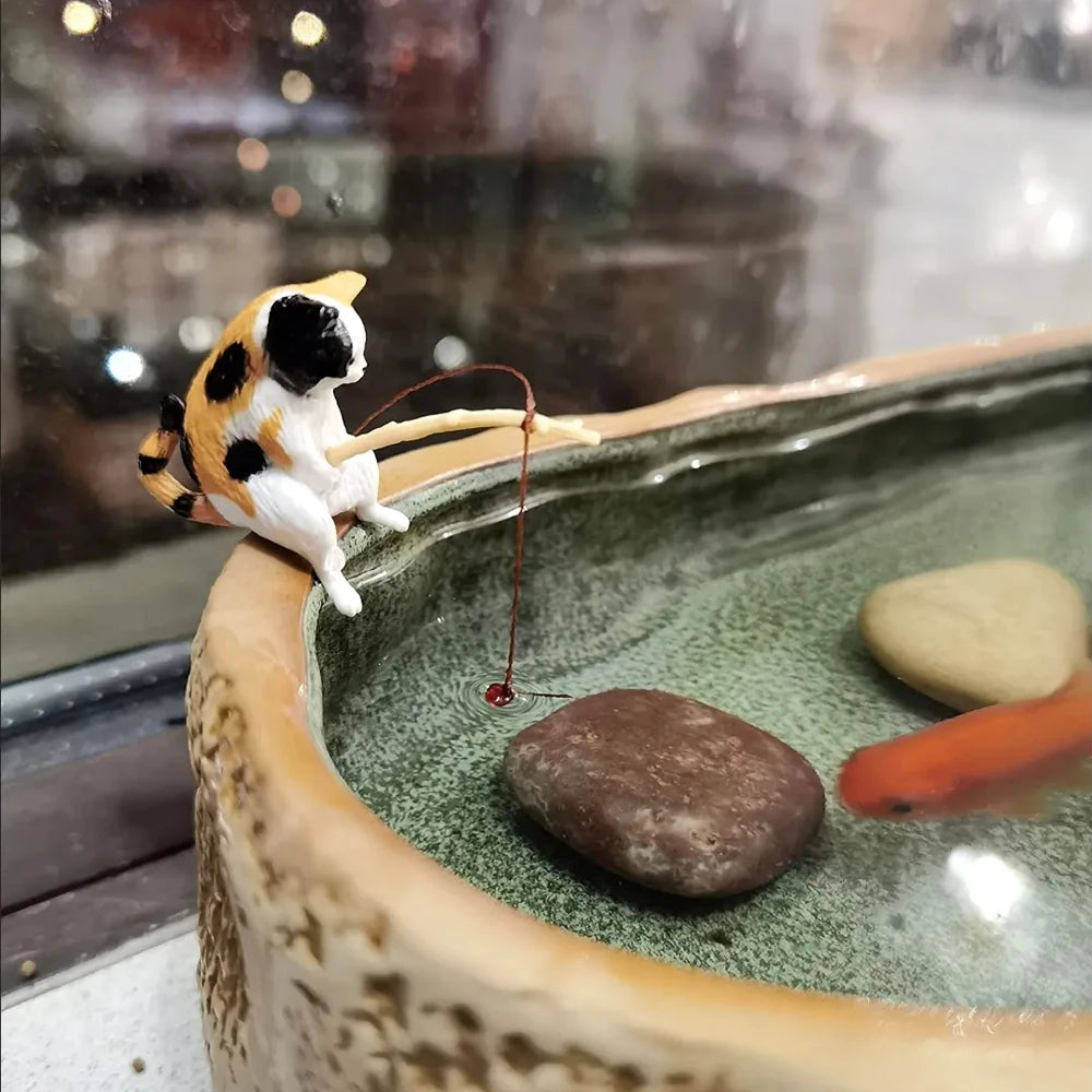 Cute Fishing Cat Aquarium Ornament – Mini Decorative Figurine for Aquascaping, Micro-Landscapes & DIY Tank Decor